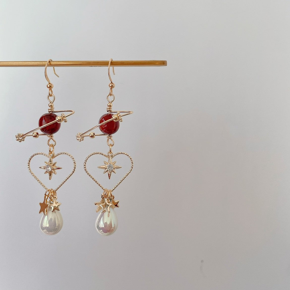 Red Planet Star Earrings Personality Love Pearl Ear Clips